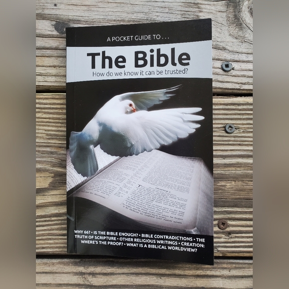 📚 A Pocket Guide To The Bible - Picture 1 of 3
